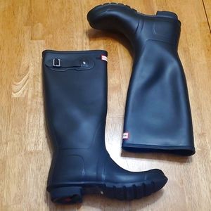Women's Matte Black Hunter Tall Rain Boots Size 10